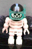 LEGO gen031 Skeleton with Standard Skull, Black Aquaraiders II Helmet